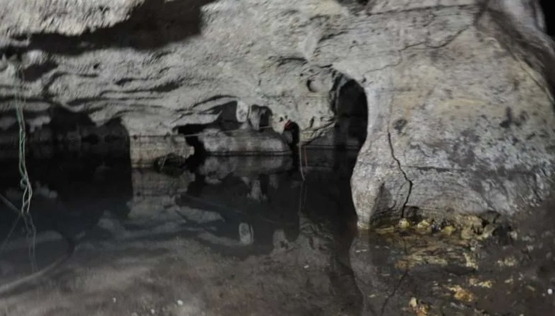 Miza cave (Mwanamiza)